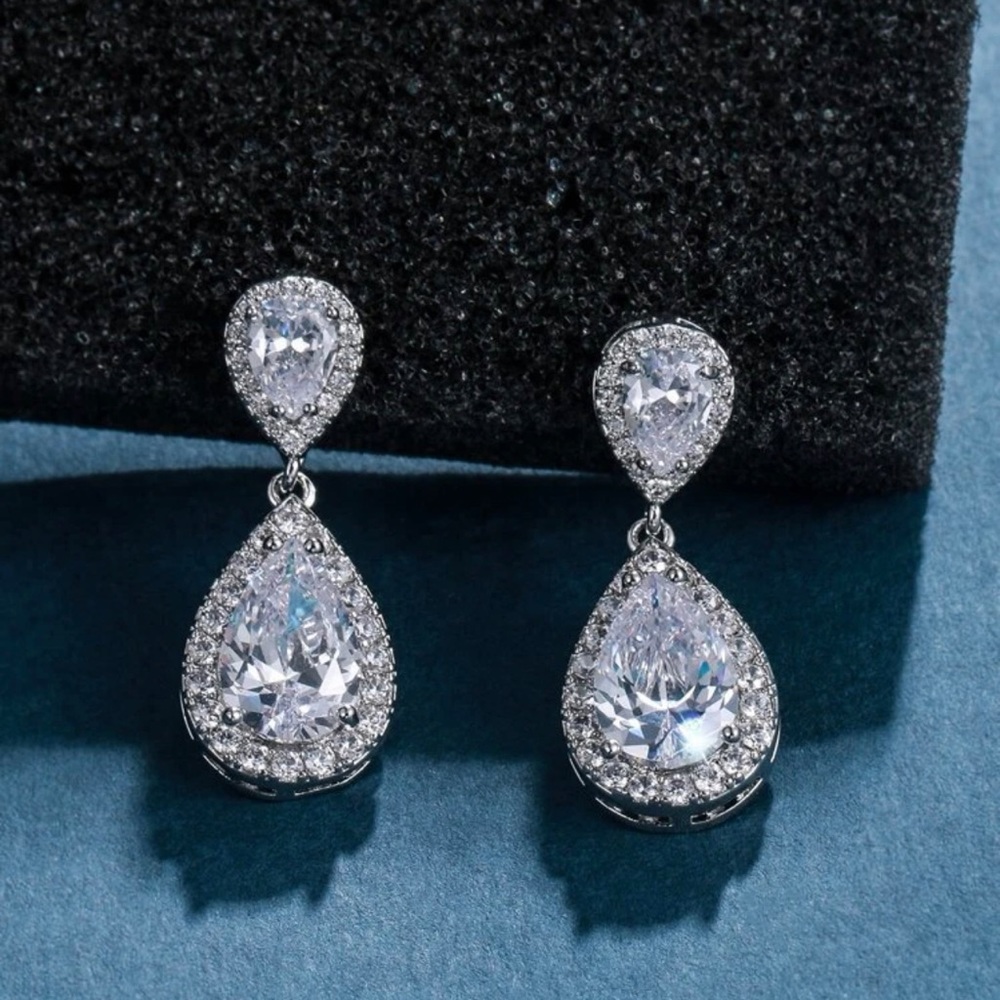 Cubic Zirconia Decor Water Drop Earrings